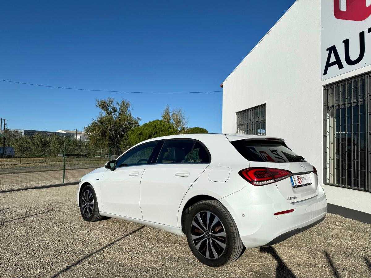 mercedes-benz-classe-a-2021-hibrido-a-gasolina-1332cc
