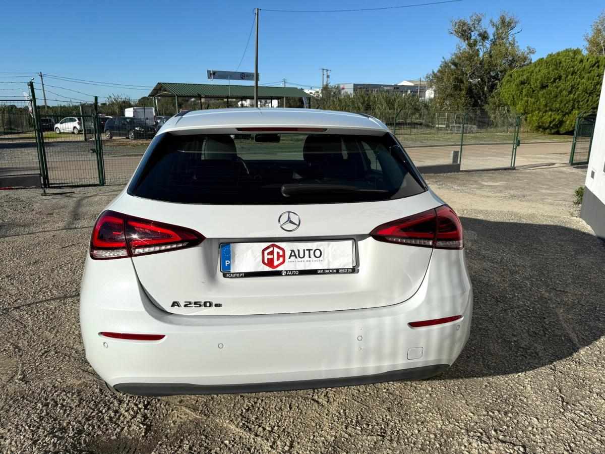 mercedes-benz-classe-a-2021-hibrido-a-gasolina-1332cc