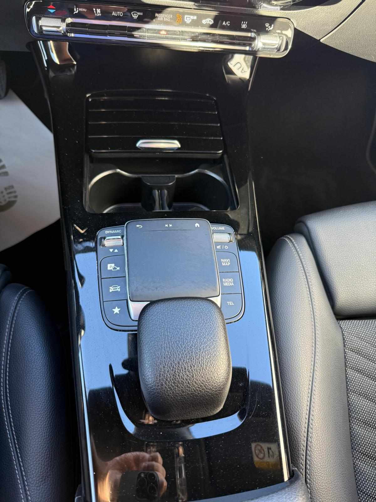 mercedes-benz-classe-a-2021-hibrido-a-gasolina-1332cc