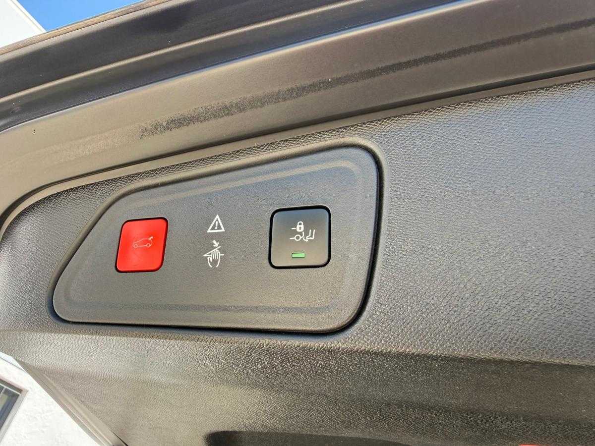 peugeot-3008-2018-diesel-1560cc