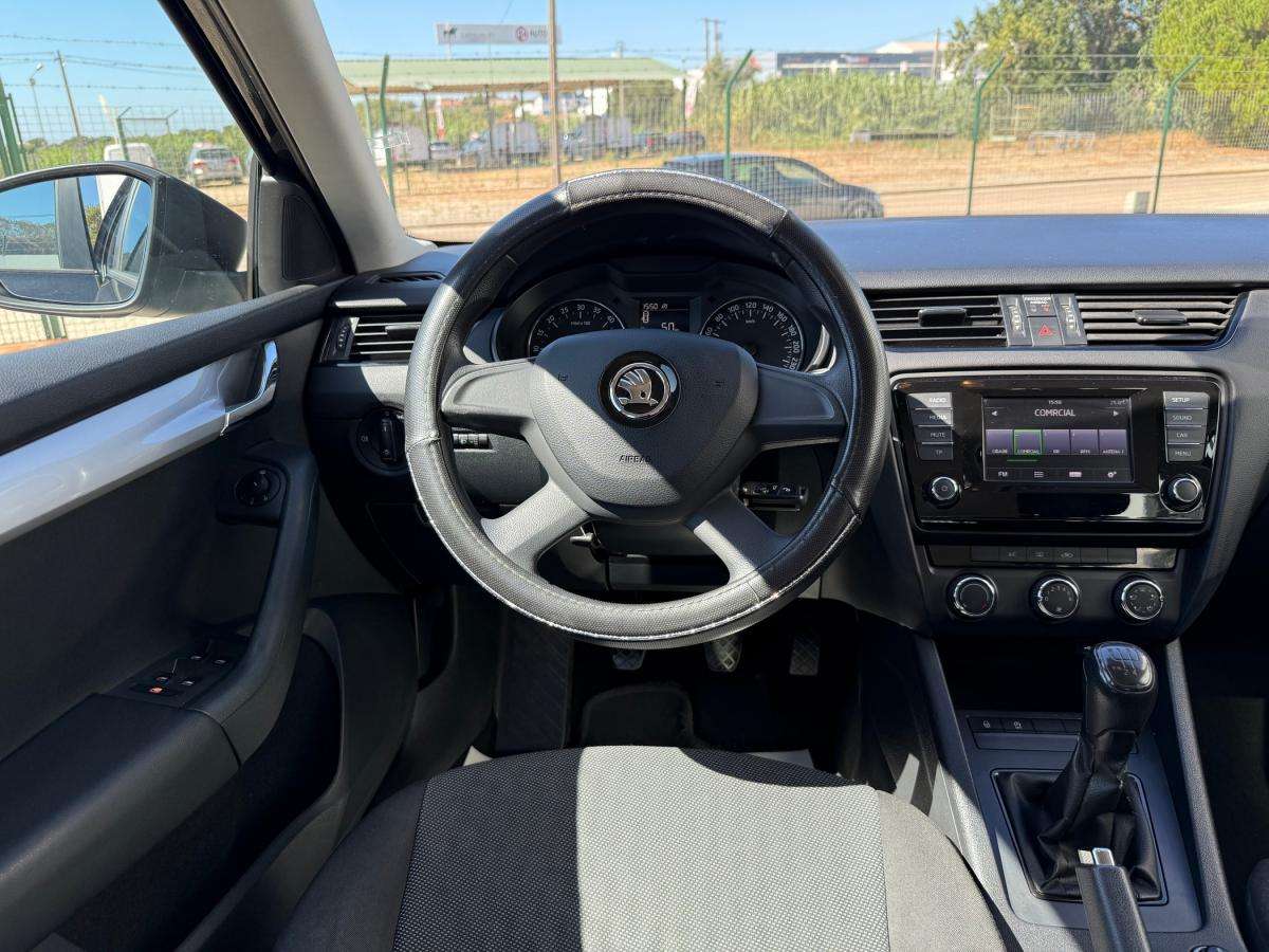 skoda-octavia-break-2014-diesel-1598cc