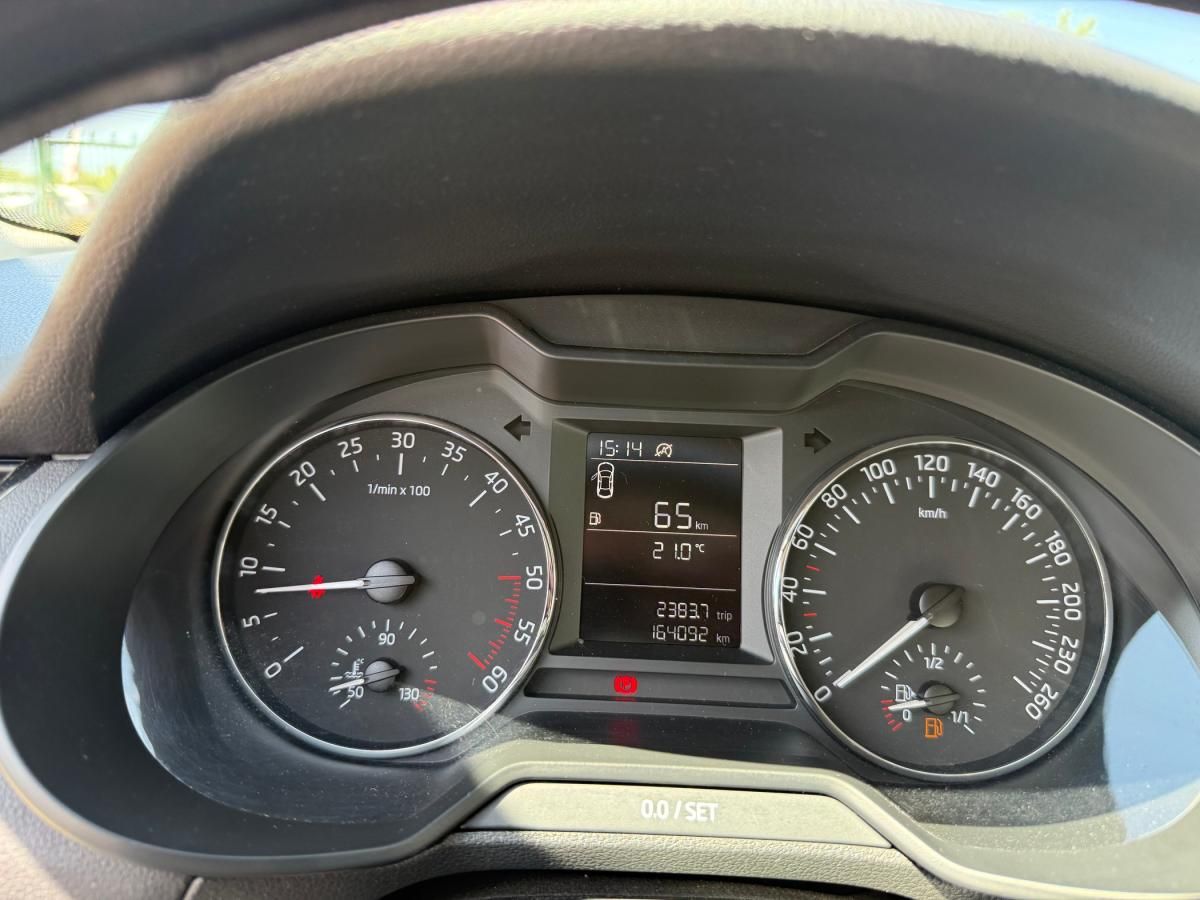 skoda-octavia-break-2014-diesel-1598cc