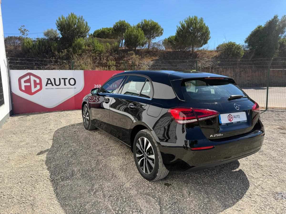 mercedes-benz-classe-a-2022-hibrido-a-gasolina-1332cc