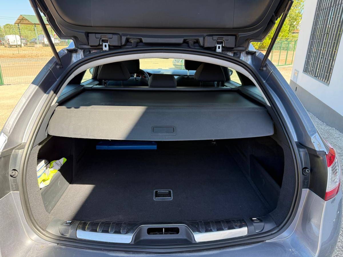peugeot-508-sw-2015-diesel-1560cc