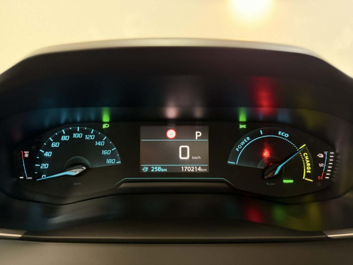 peugeot-e-2008-2020-eletrico-0cc
