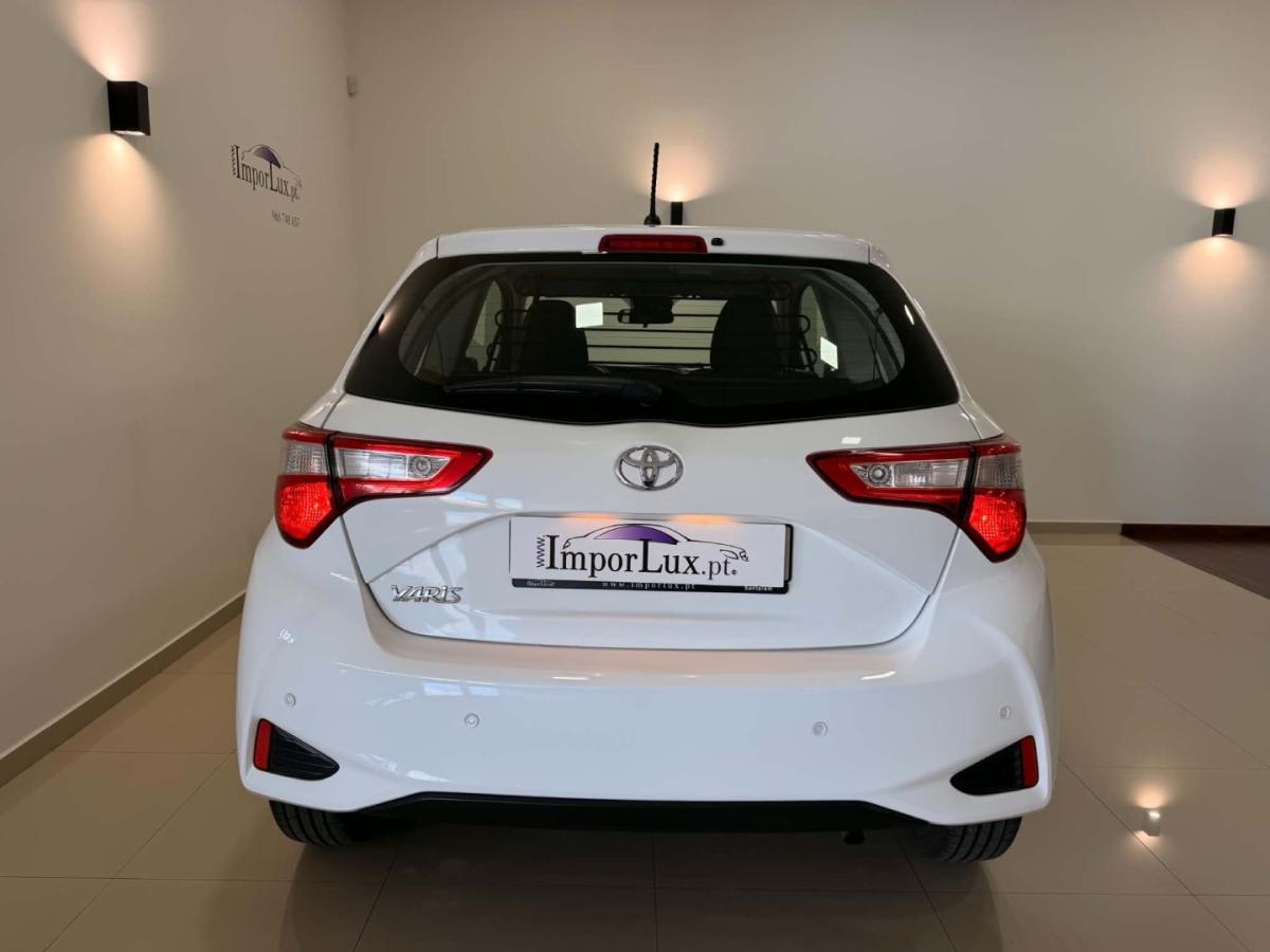 toyota-yaris-2019-gasolina-1000cc