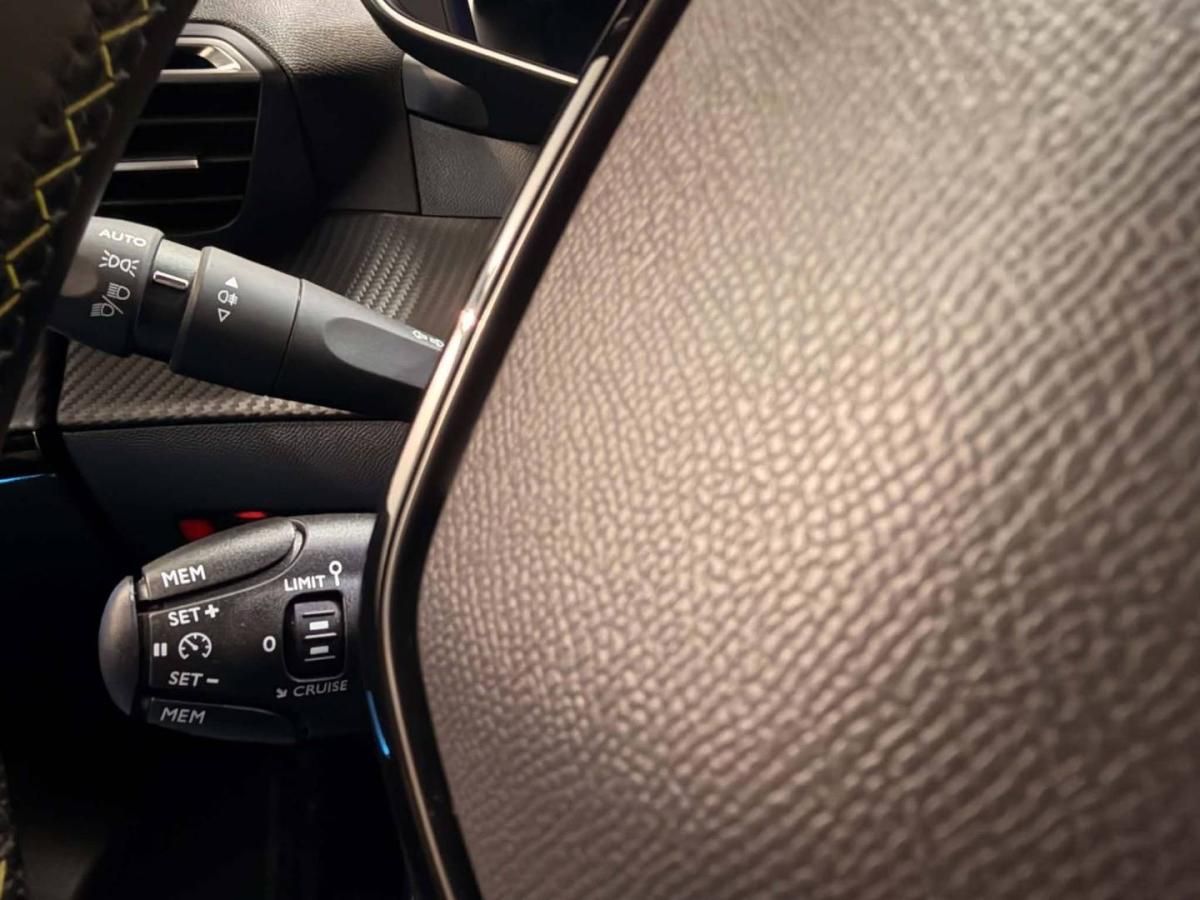 peugeot-2008-2023-gasolina-1199cc