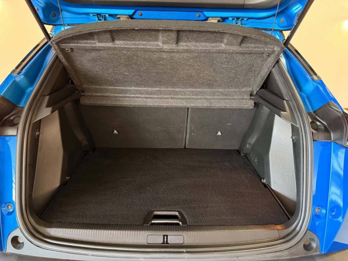 peugeot-2008-2023-gasolina-1199cc