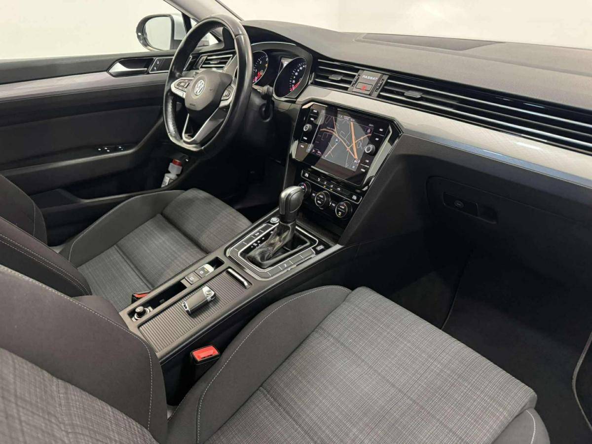 volkswagen-passat-variant-2020-diesel-1598cc