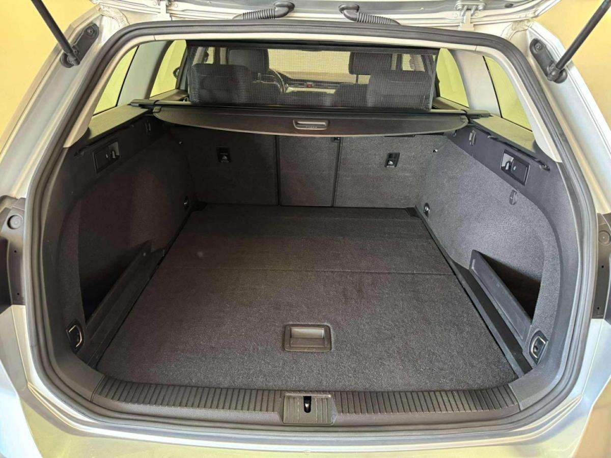 volkswagen-passat-variant-2020-diesel-1598cc