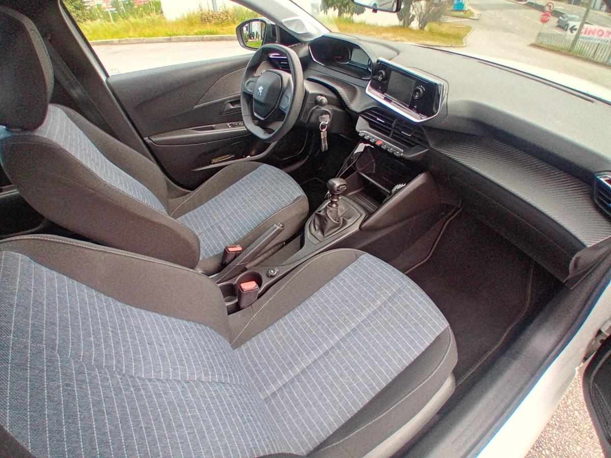 peugeot-208-1-5-102cv-2022-diesel-1499cc