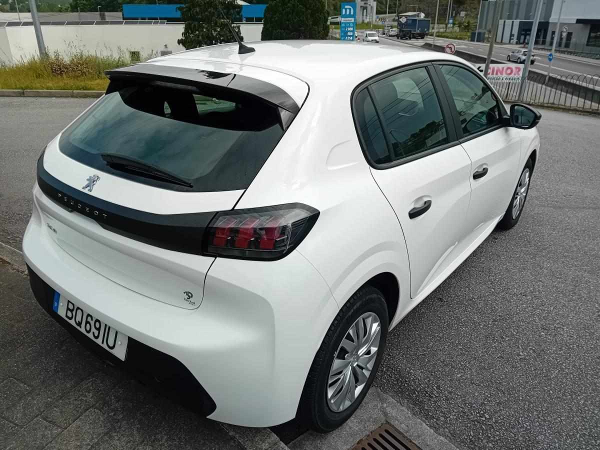 peugeot-208-1-5-102cv-2022-diesel-1499cc