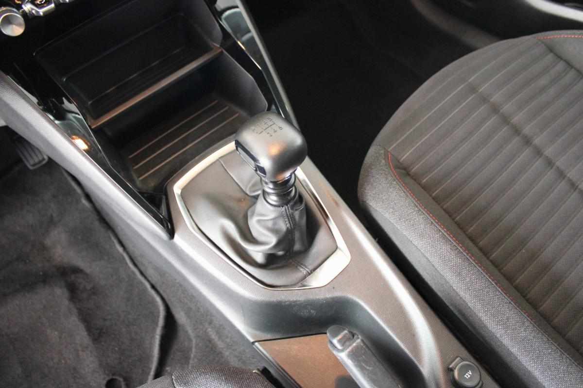 peugeot-208-1-2-puretech-2023-gasolina-1199cc