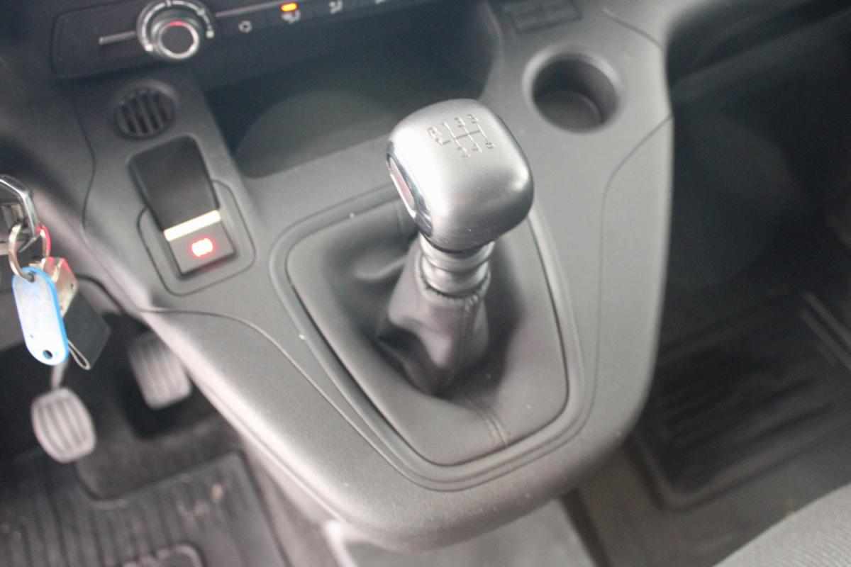 toyota-proace-city-1-5-102cv-2023-diesel-1499cc