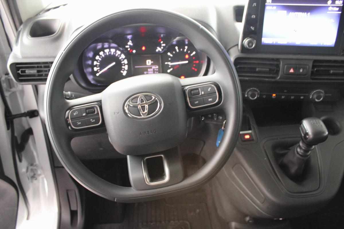 toyota-proace-city-1-5-102cv-2023-diesel-1499cc
