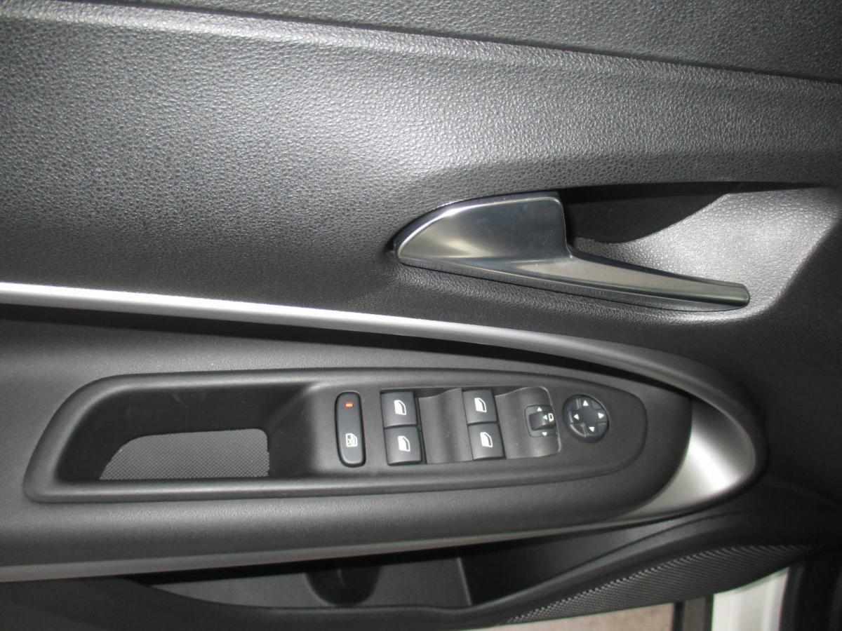 jeep-avenger-1-2-puretech-2025-gasolina-1199cc