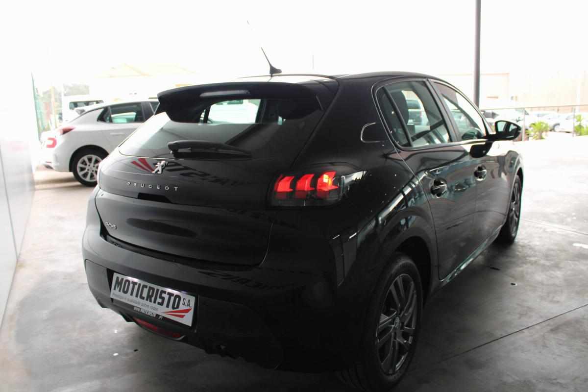 peugeot-208-1-5-102cv-2022-diesel-1499cc