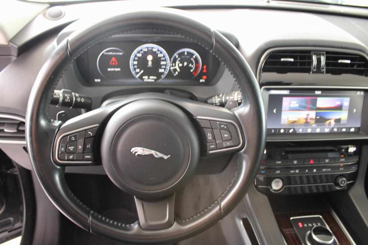 jaguar-f-pace-30d-awd-2017-diesel-2993cc