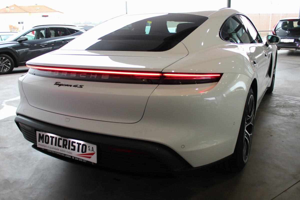 porsche-taycan-4s-2020-eletrico