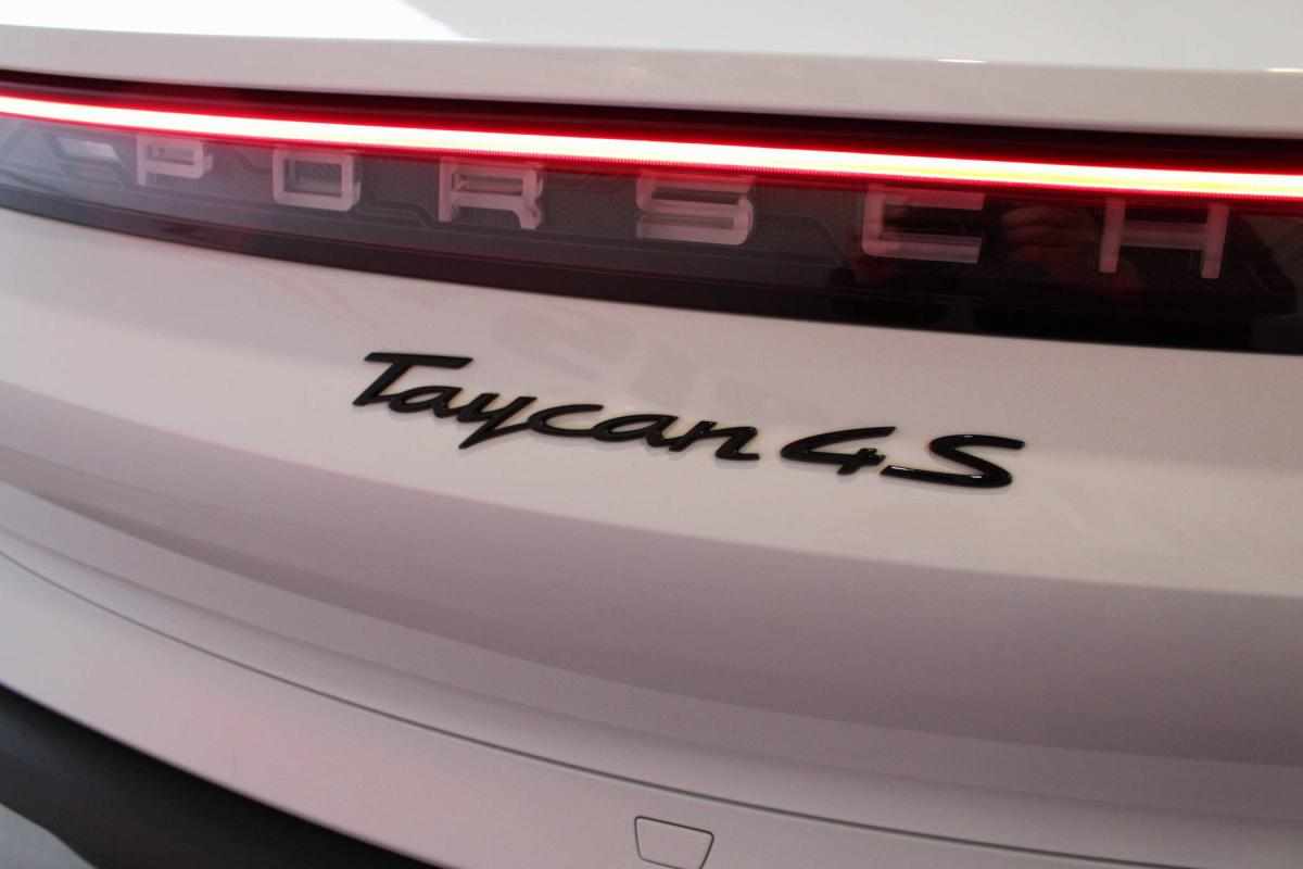 porsche-taycan-4s-2020-eletrico