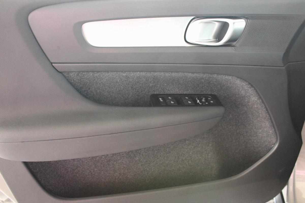 volvo-xc40-1-5-t2-2022-gasolina-1477cc