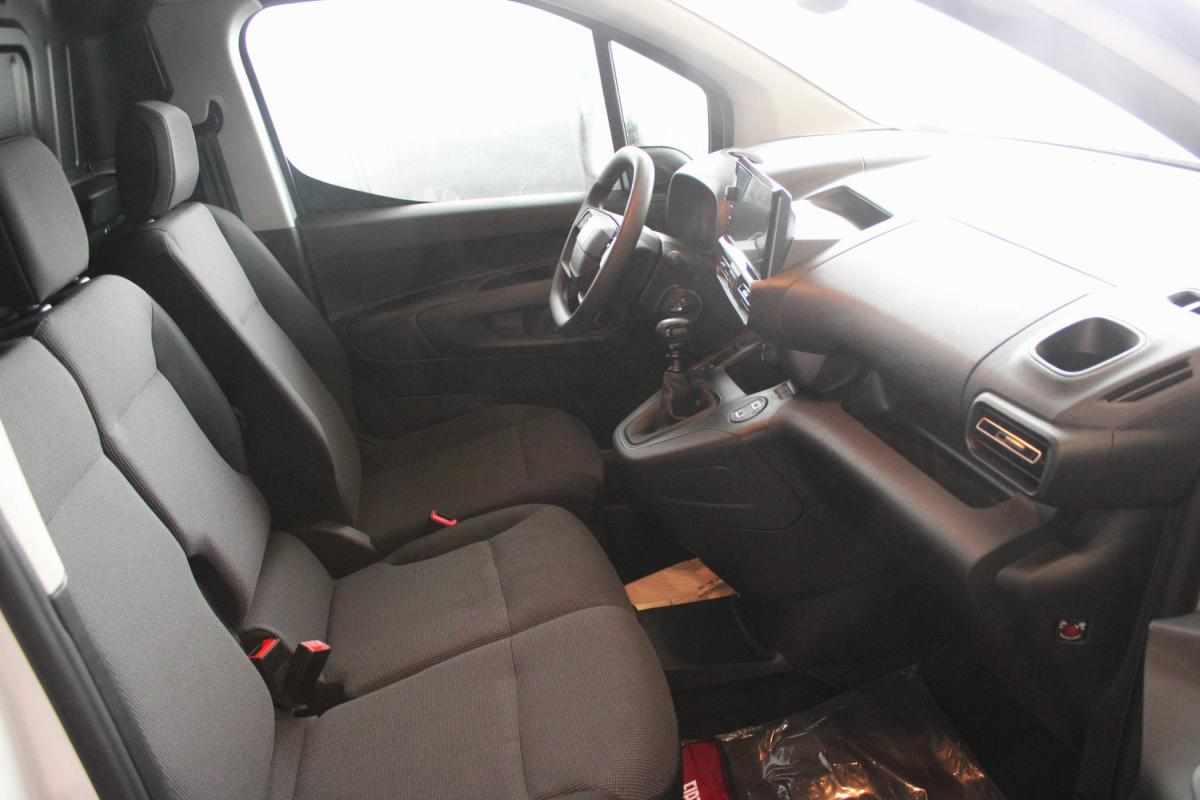 fiat-doblo-1-5-bluehdi-2025-diesel-1499cc