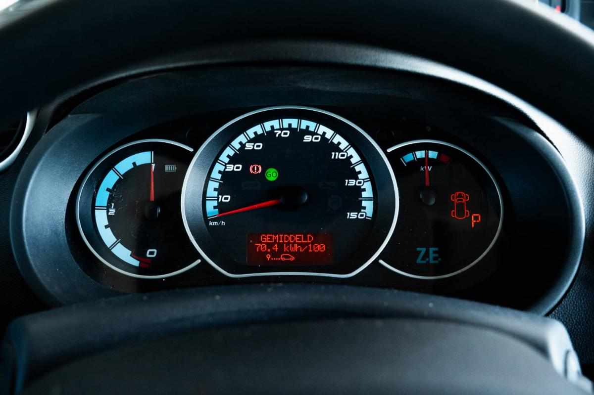 renault-kangoo-22-kwh-2021-eletrico