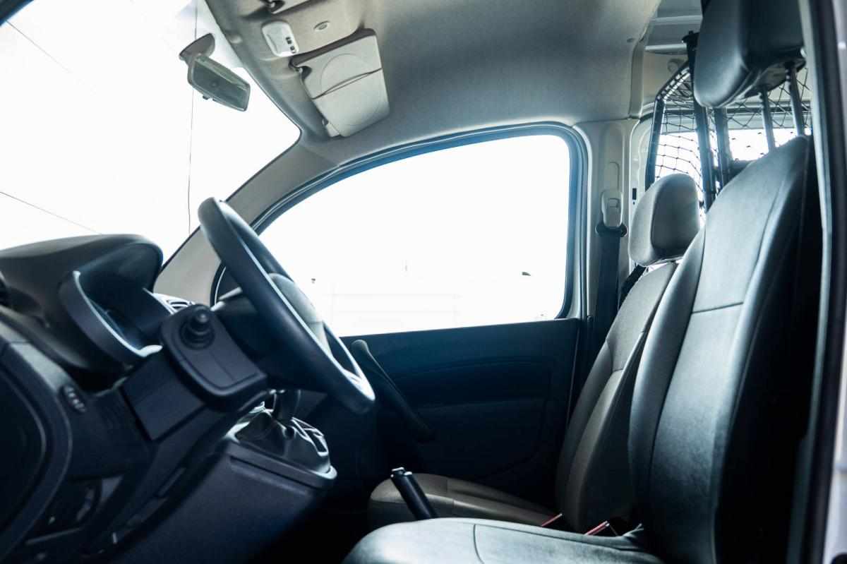 renault-kangoo-22-kwh-2021-eletrico