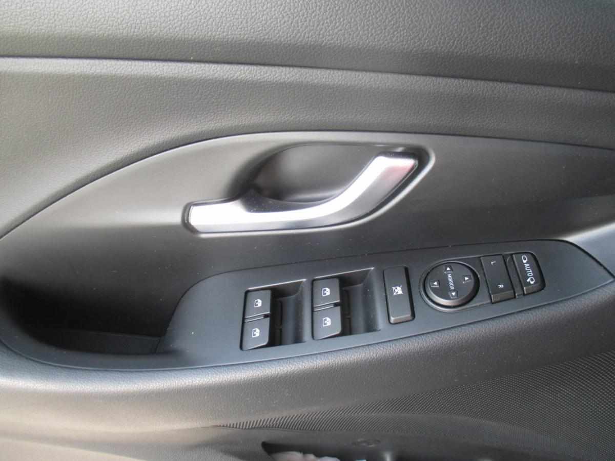 hyundai-i30-1-6-crdi-2021-diesel-1598cc