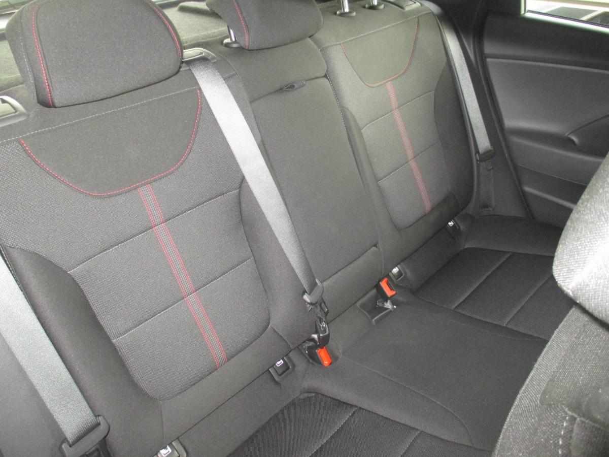 hyundai-i30-1-6-crdi-2021-diesel-1598cc