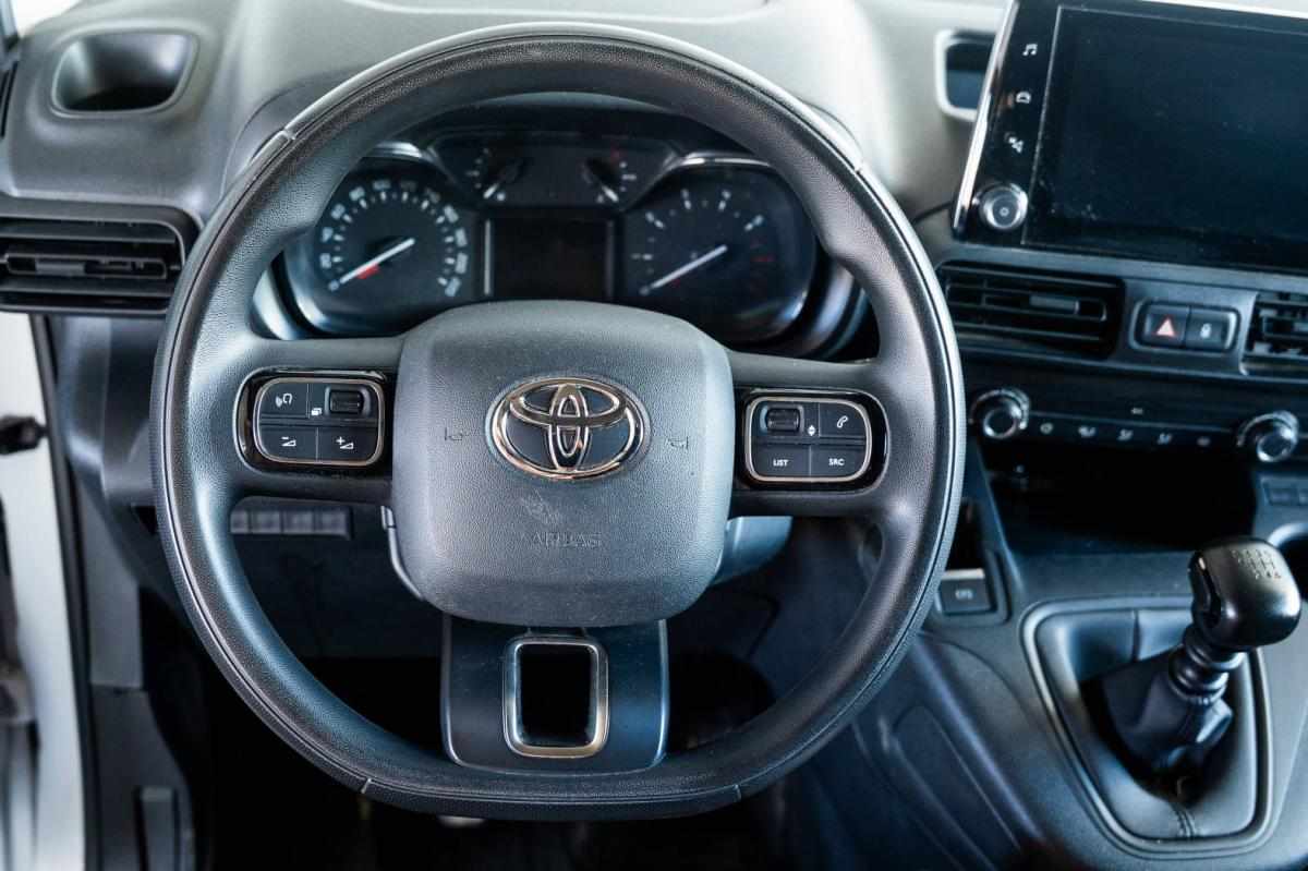 toyota-proace-city-1-5-102cv-2023-diesel-1499cc
