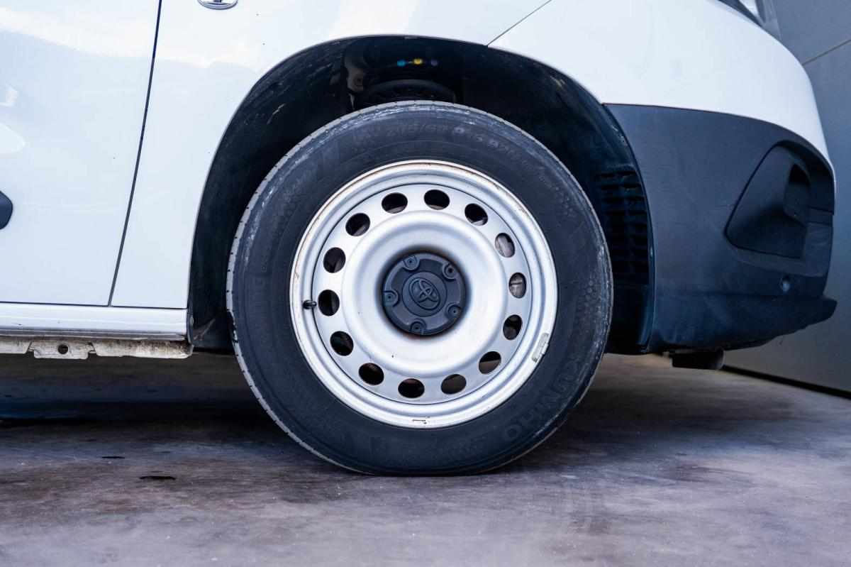 toyota-proace-city-1-5-102cv-2023-diesel-1499cc