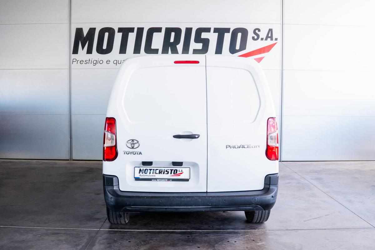toyota-proace-city-1-5-102cv-2023-diesel-1499cc
