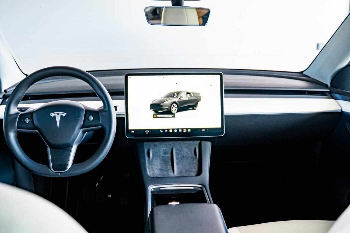 tesla-model-y-performance-2023-eletrico