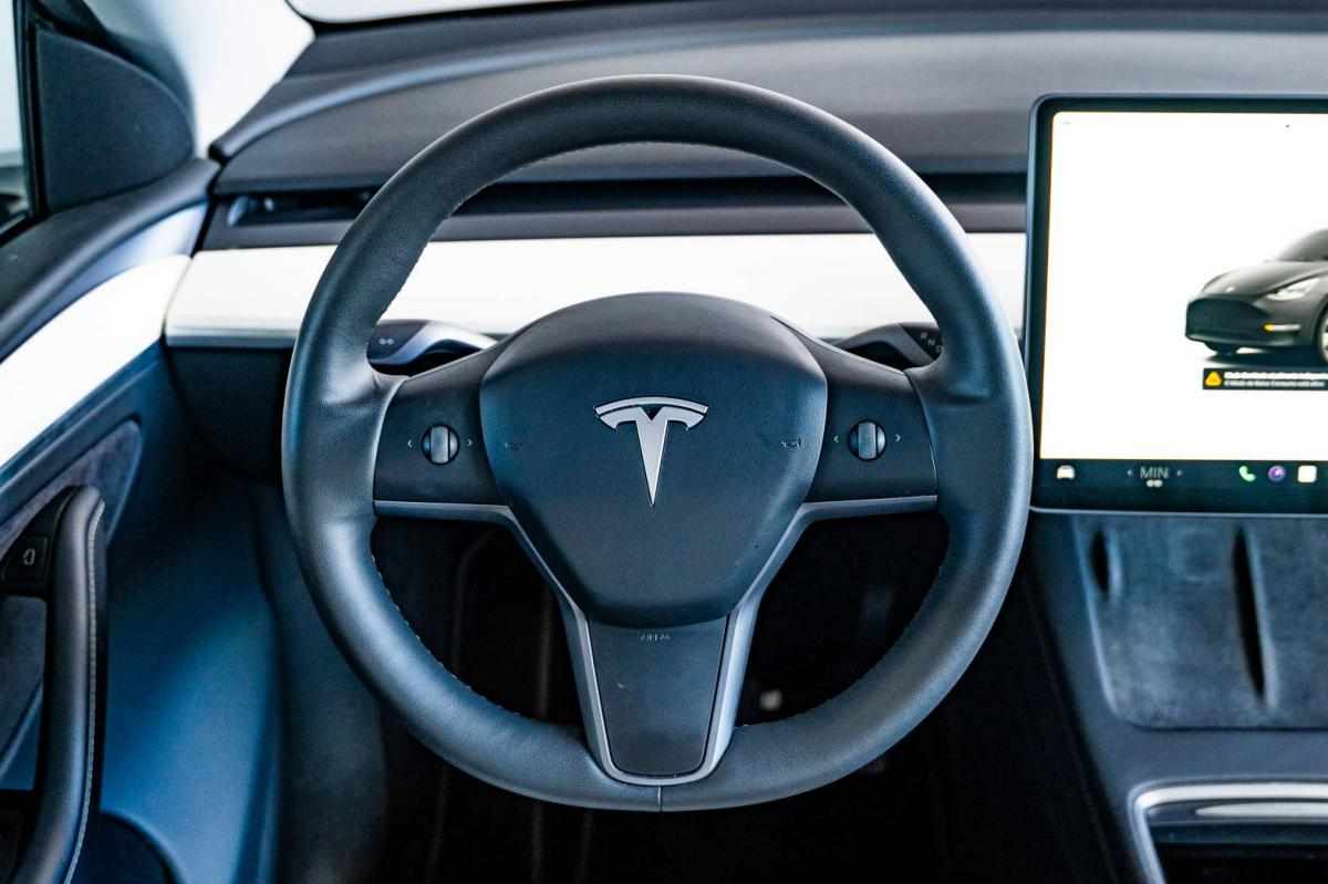 tesla-model-y-performance-2023-eletrico