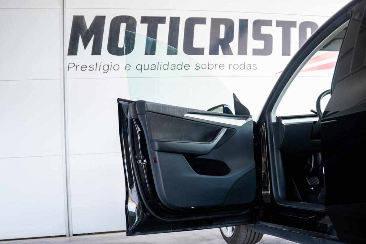tesla-model-y-performance-2023-eletrico