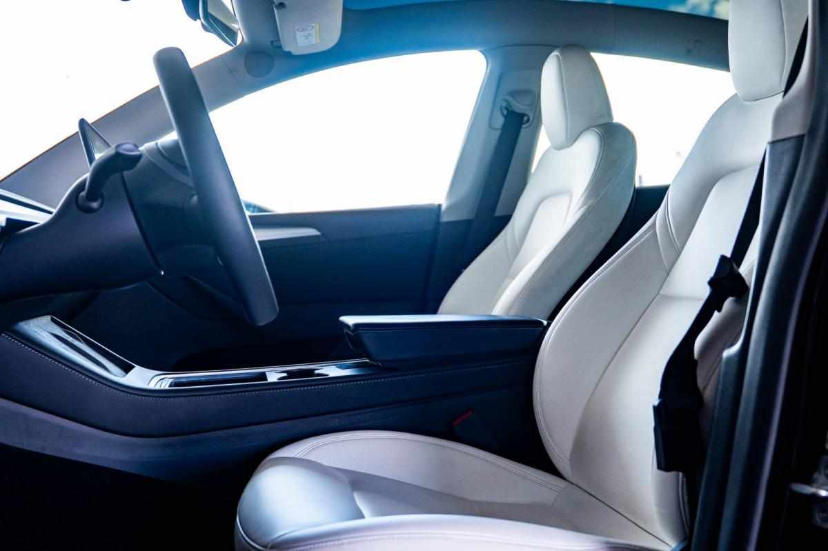 tesla-model-y-performance-2023-eletrico