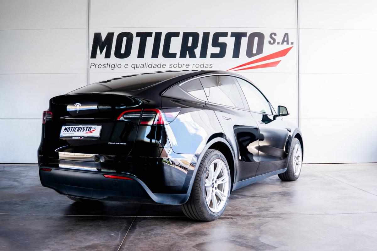 tesla-model-y-performance-2023-eletrico