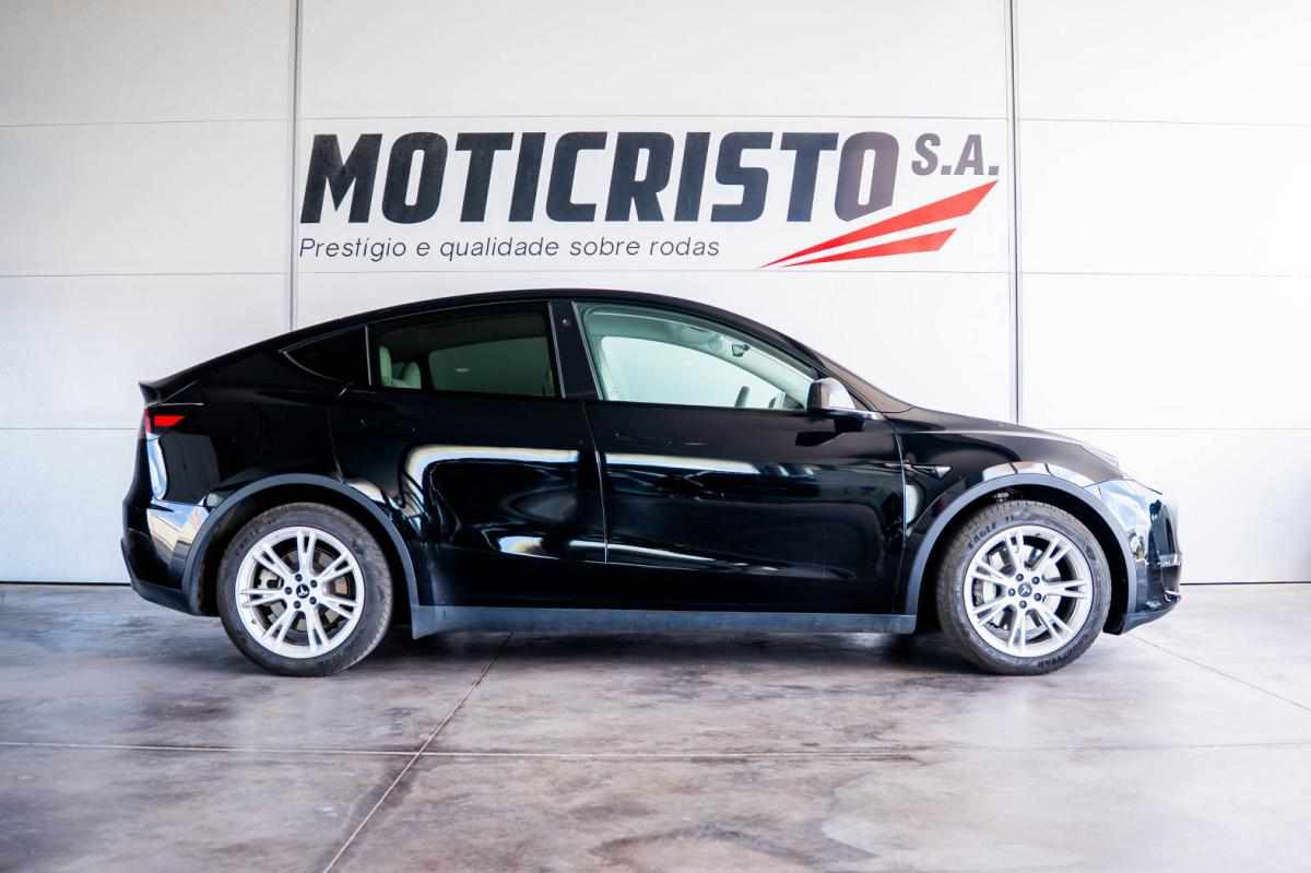 tesla-model-y-performance-2023-eletrico