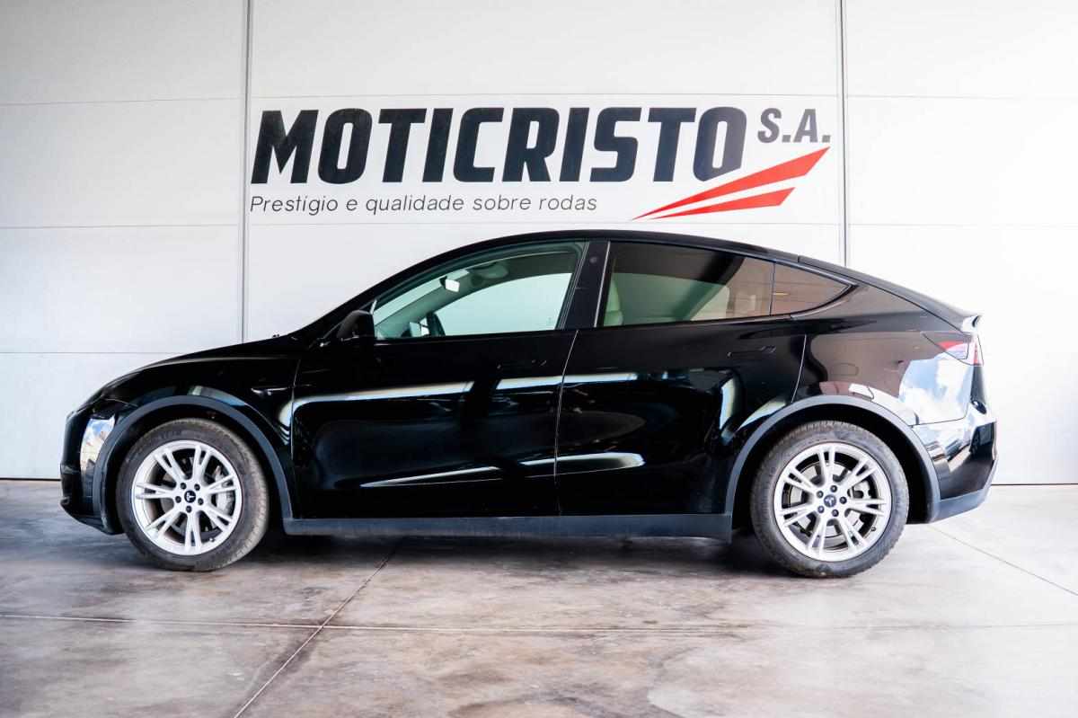 tesla-model-y-performance-2023-eletrico