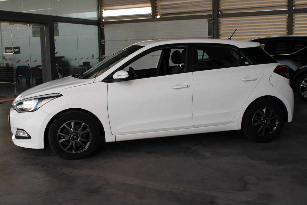 hyundai-i20-1-1-75cv-2017-diesel-1120cc