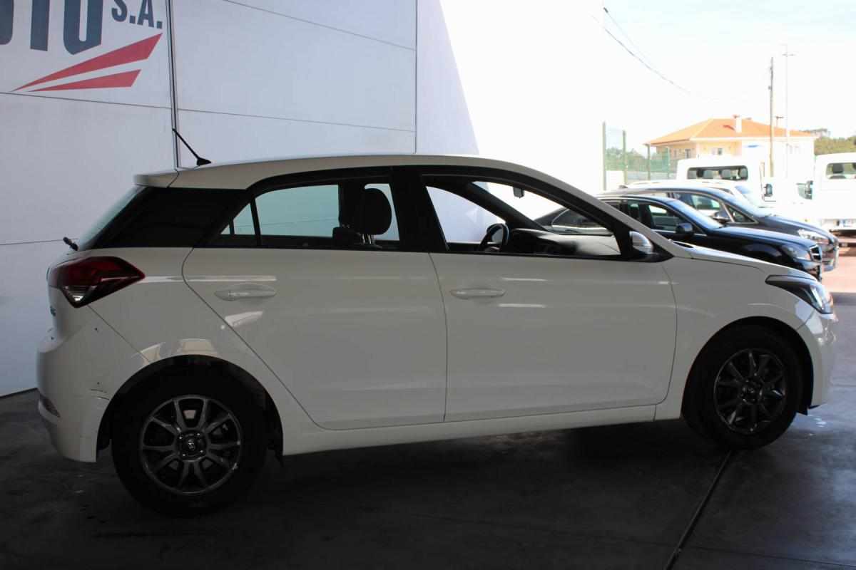 hyundai-i20-1-1-75cv-2017-diesel-1120cc