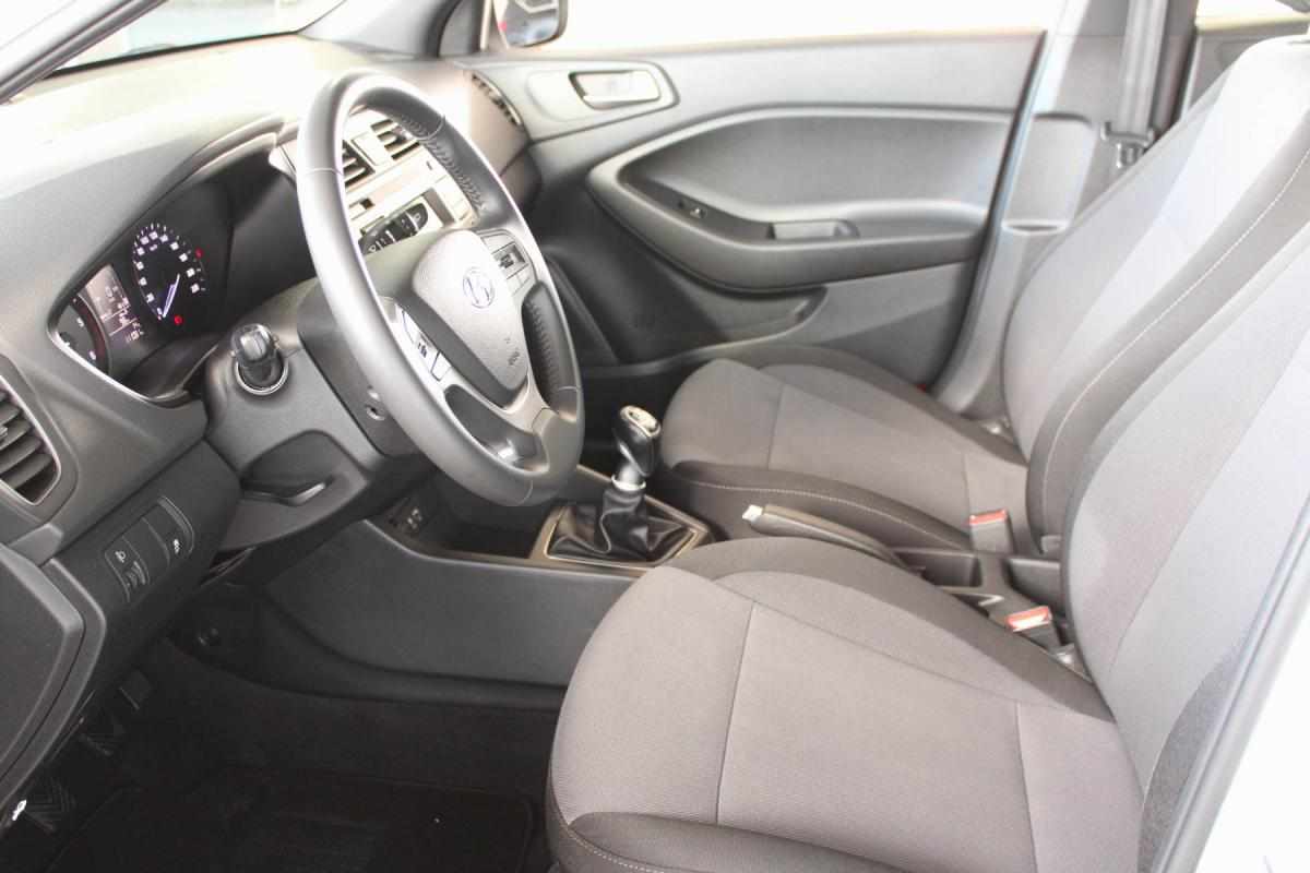 hyundai-i20-1-1-75cv-2017-diesel-1120cc