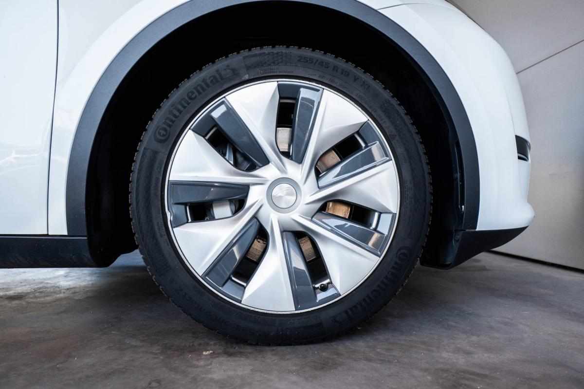 tesla-model-y-long-range-rwd-2022-eletrico