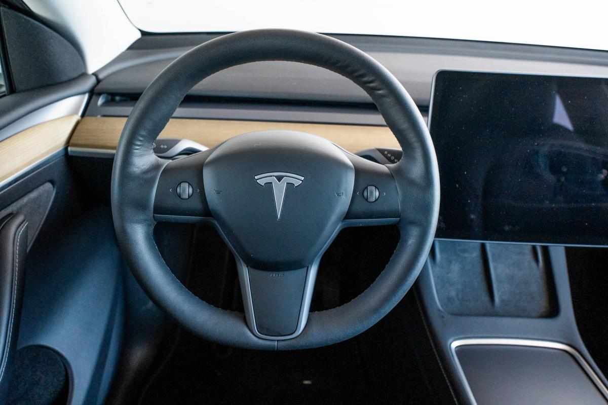 tesla-model-y-long-range-rwd-2022-eletrico