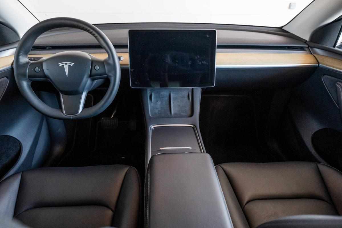tesla-model-y-long-range-rwd-2022-eletrico
