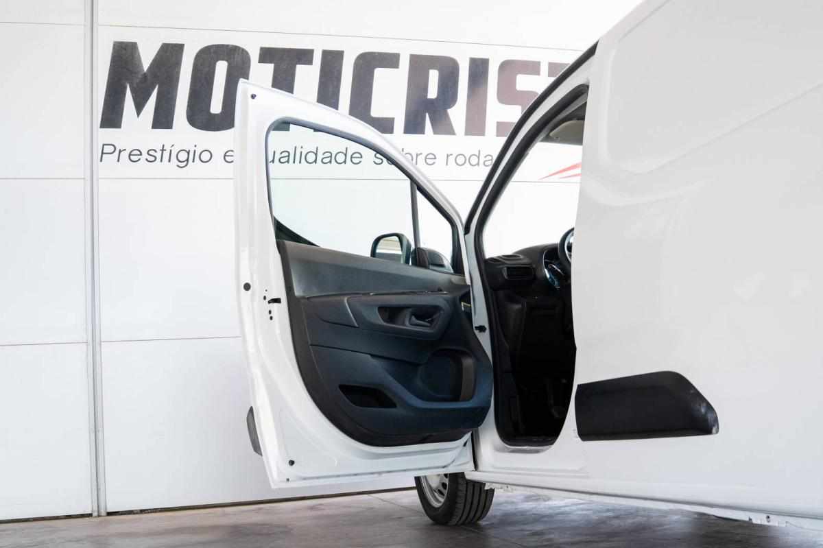 toyota-proace-city-1-5-102cv-2023-diesel-1499cc