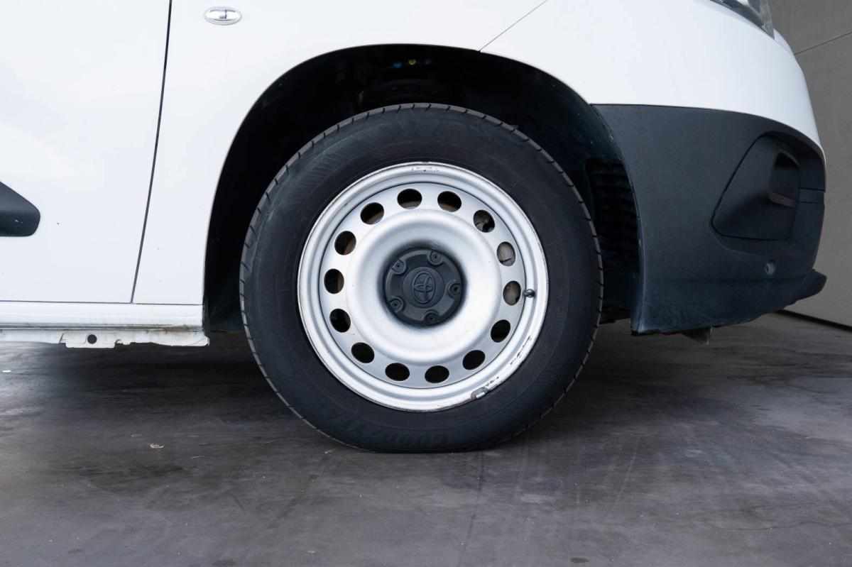 toyota-proace-city-1-5-102cv-2023-diesel-1499cc
