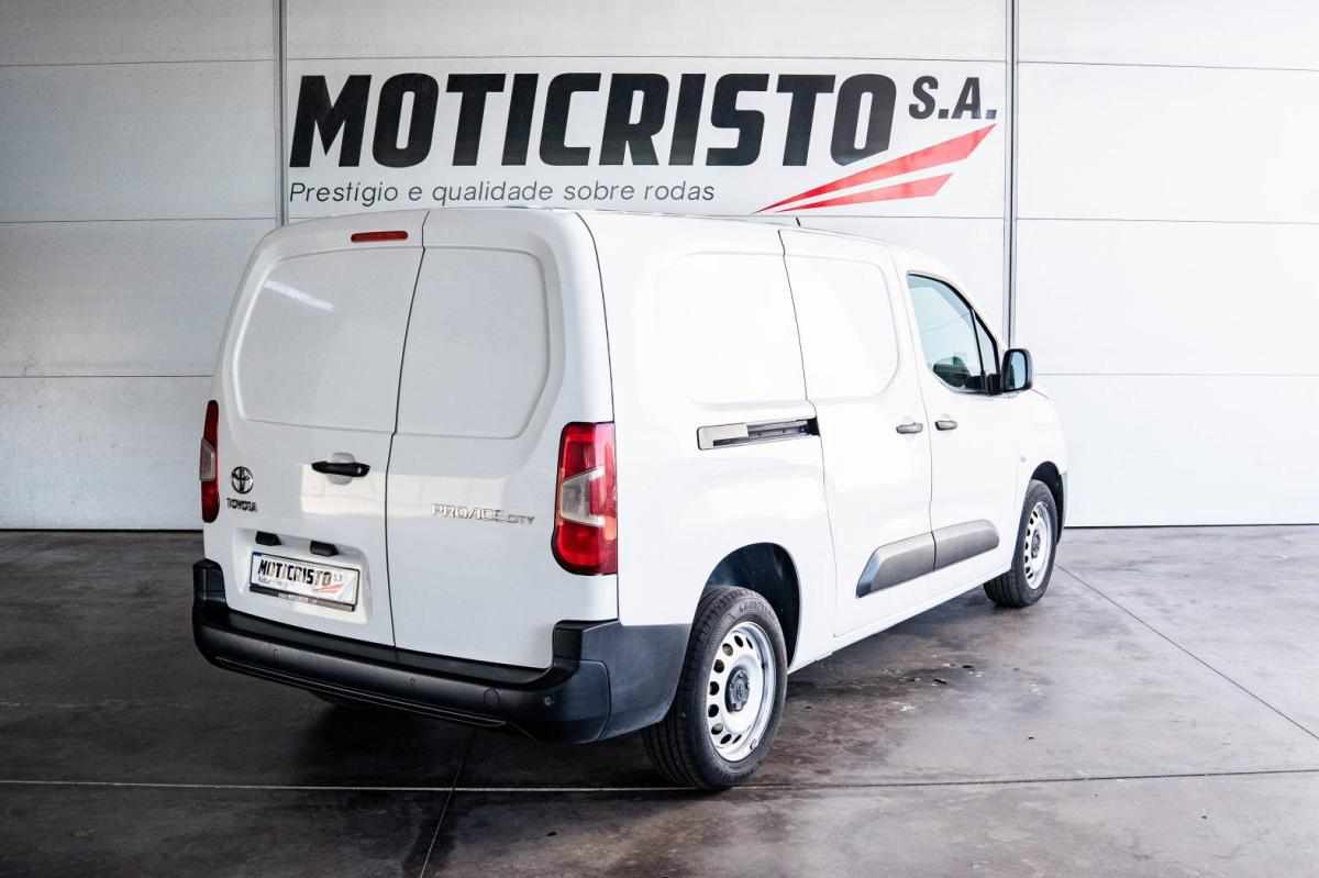 toyota-proace-city-1-5-102cv-2023-diesel-1499cc