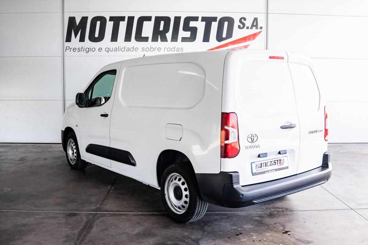 toyota-proace-city-1-5-102cv-2023-diesel-1499cc